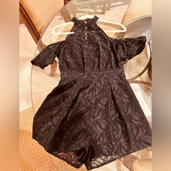 bCBG Generation Black lace romper size 2 nwt - Picture 5 of 10